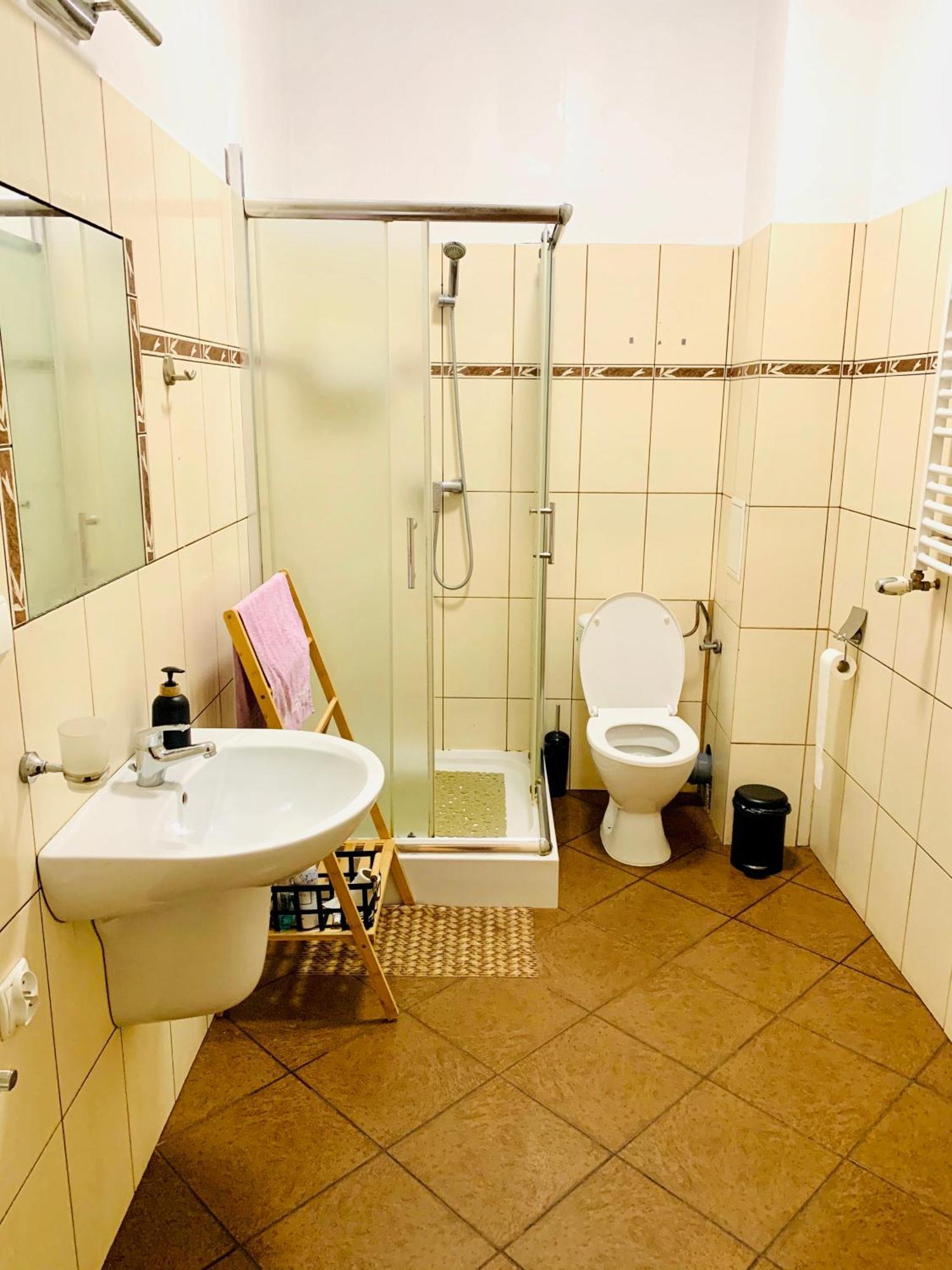 Happy House Hostel